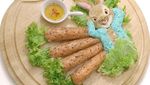 Keren! Desainer Grafis Ini Bikin Bento Cantik di Atas Piring Kayu