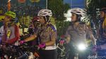 Kring Kring! Belasan Orang Mudik Naik Sepeda, Malam Ini Tinggalkan DKI