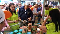 Booth makanan di acara pelepasan peserta BNI Digimudik 2018 bagi para pemudik bus di Taman Mini Indonesia Indah (TMII), Jakarta, Jumat (8/6/2018) pagi / dok. BNI