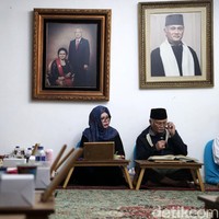 Pasangan yang menikah pada 23 Januari 1972 di Istana Bogor ini tergolong sepi dari gosip tak sedap. Foto: Grandyos Zafna