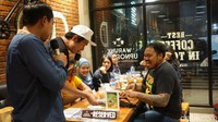 Begini nih raut wajah kebahagiaan dari salah satu rombongan yang memenangkan voucher belanja, bingkisan menarik dari Detikcom plus dibayari semua makanan yang dipesan!  Foto: Dok. detikFood