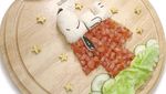 Keren! Desainer Grafis Ini Bikin Bento Cantik di Atas Piring Kayu