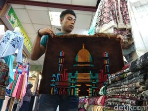 Sajadah Impor Asal Turki Ramai Diborong Jelang Lebaran