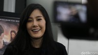 Dalam film 22 Menit Ardina Rasti menjadi seorang yang menyebalkan. Dan seseorang yang suka melanggar lalu lintas. Foto: Hanif Hawari/detikHOT