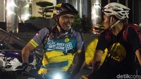 Poetoet Soedarjanto, Ketua Bike to Work (B2W) Indonesia akan menempuh jarak terjauh yakni sekitar 800 km. Ia mudik dari Tangerang ke Madiun. (Foto: AN Uyung Pramudiarja/detikHealth)
