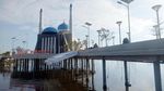 Foto: Masjid Terapung di Makassar yang Mempesona