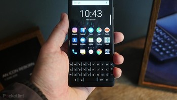 BlackBerry Key2 selaku penerus dari KeyOne resmi diluncurkan oleh TCL. Foto: Pocket-lint