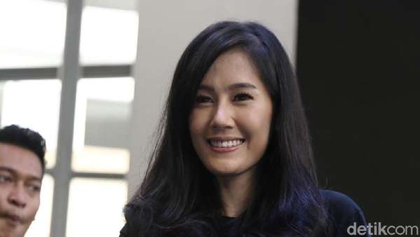 Ardina Rasti, si Desi yang Nyebelin di Film 22 Menit Ardina Rasti, si Desi yang Nyebelin di Film 22 Menit