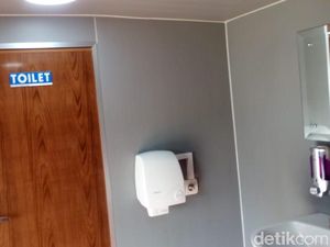 Toilet Umum Kotor, Sebaiknya Tetap Pipis atau Ditahan Saja Ya?