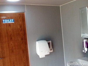 Toilet Umum Kotor, Sebaiknya Tetap Pipis atau Ditahan Saja Ya?
