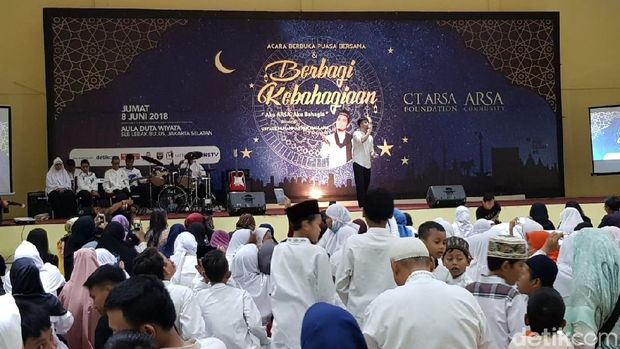 berita puasa buka acara bersama Suasana CT Siswa Hangatnya SLB Puasa Arsa Bersama Buka