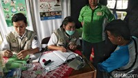 Pelayanan kesehatan bagi para pemudik meliputi pemeriksaan kesehatan pemudik, pemantauan data morbiditas dan mortalitas saat arus mudik.