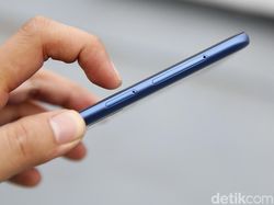 Unboxing Samsung Galaxy A6+