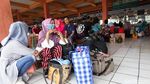 H-7 Lebaran, Pemudik Padati Terminal Kampung Rambutan
