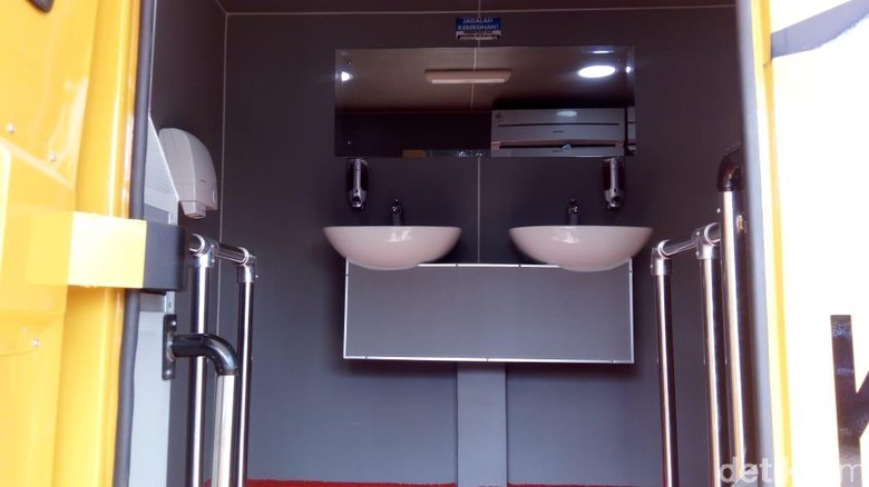Pemudik Bisa Coba Toilet VVIP di Rest Area Koripan Semarang Pemudik Bisa Coba Toilet VVIP di Rest Area Koripan Semarang