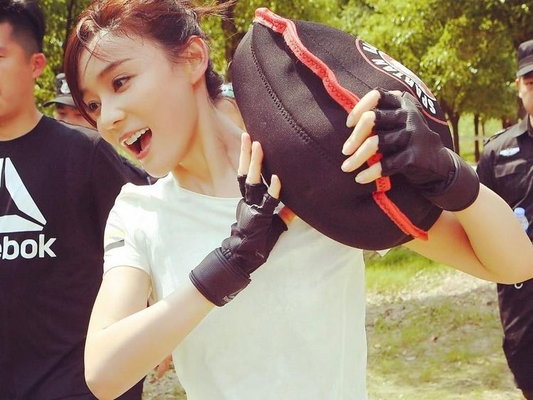 Ini Yuan Shanshan, Artis Cantik China yang Dijuluki Ratu Sixpack