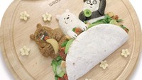 Di Instagramnya, simsimcooking mendeskripsikan dirinya sebagai penyanyi, seniman makanan dan desainer grafis. Ini kreasi tema We Bear Bears buatannya. Berupa nasi sushi (bento), nori, roti bawang putih dan sayuran lainnya. Foto: Instagram simsimcooking