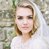 Sejak awal kiprahnya di industi model, Kate Upton telah menjalani pemotretan lingerie dan bikini. Ia bahkan menjadi model Sports Illustrated sebanyak tiga kali. Debutnya dimulai pada 2013.  Foto: Dok. Instagram/kateupton