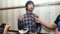  Paling maunya makan nasi padang, jelas Rian. Foto: Ismail/detikHOT
