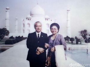 Kisah Pak Harto, Cerutu, dan Gitar