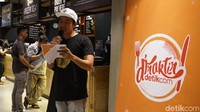 Ini adalah kali ketiga dTraktir Detikcom diadakan pada bulan Ramadan. Setelah Dapur Solo Matraman, Eat & Eat Gandaria City dan kali ini Warunk Upnormal Fatmawati.  Foto: Dok. detikFood