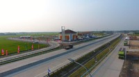 Tol ini dikerjakan oleh PT Ngawi Kertosono Jaya (PT. NKJ). Pool/Waskita Karya.