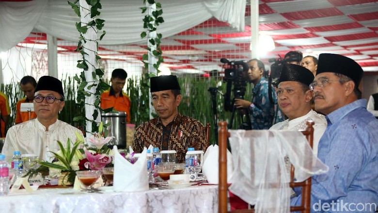 Dari Semarang Segera Balik Jakarta, Zulhas: Mau Bukber dengan Jokowi Dari Semarang Segera Balik Jakarta, Zulhas: Mau Bukber dengan Jokowi