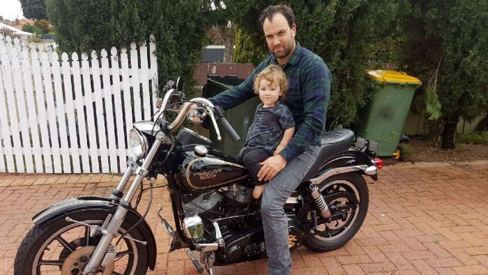 Pengemudi Motor di Perth Didenda Rp 5 Juta karena Tali Helm Kendur