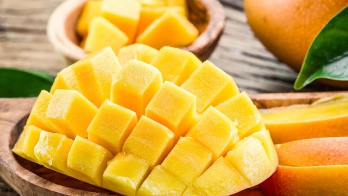 Pasien diabetes mau makan mangga? Perhatikan hal berikut ya. Foto: iStock Pasien diabetes mau makan mangga? Perhatikan hal berikut ya. Foto: iStock