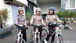 Segar! Intip Polwan-polwan Cantik Ngabuburit Sambil Gowes
