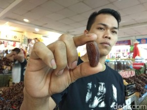 Kurma di Pasar Tanah Abang Diserbu Pembeli, dari Mana Suplainya?