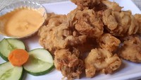 Cumi goreng tepung enak juga ya dicocol dengan mayonnaise. Foto: Instagram @renata_widianto