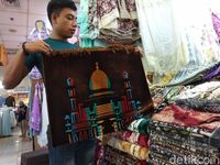 Mau Borong Sajadah Murah? Ini Jenis dan Harganya