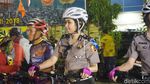 Kring Kring! Belasan Orang Mudik Naik Sepeda, Malam Ini Tinggalkan DKI