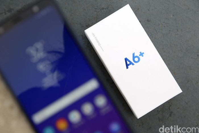 Samsung Galaxy A6+. Foto: Muhammad Ridho Samsung Galaxy A6+. Foto: Muhammad Ridho