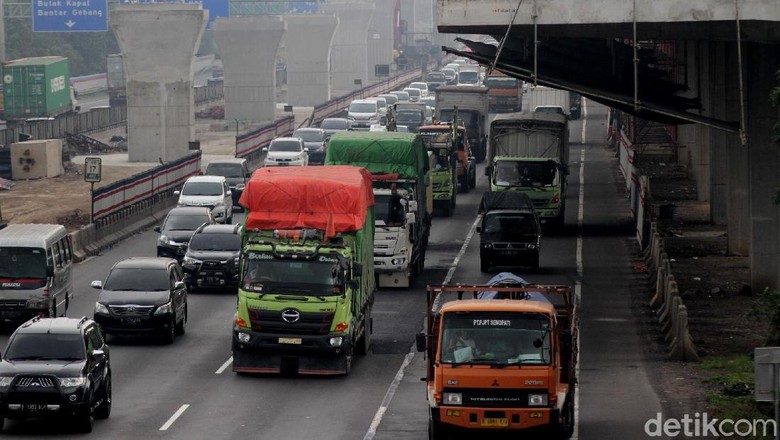 Jalan tol Cikampek (Foto: Rifkianto Nugroho) Jalan tol Cikampek (Foto: Rifkianto Nugroho)