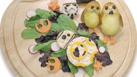 Star Wars juga jadi inspirasi Sim Sim Cooking. Kreasi bento ini dilengkapi roti putih, NUtella, keju, selada, lobak, kentang, wortel dan banyak saus lainnya. Foto: Instagram simsimcooking