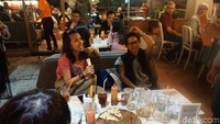 Duh, kalau yang ini minta ditraktir karena tidak mendapat THR. Tapi kabar baiknya mereka mendapat voucher belanja dan hadiah menarik dari detikcom. Foto: Dok. detikFood