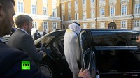 Itu terlihat saat Putin memamerkan mobilnya ke pangeran Abu Dhabi Mohammed bin Zayed Al Nahyan atau biasa disapa MbZ disela-sela kunjungannya ke Moscow.  Foto: Screenshot YouTube