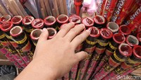 Jenis petasan yang paling dicari yaitu petasan roket.