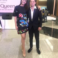 Setelah go public sebagai pasangan kekasih, Syamsir Alam dan Bunga Jelitha tak ragu lagi menampilkan kemesraan di publik. Keduanya pun kerap bergaya kompak dengan busana yang serasi. Foto: Instagram Syamsir Alam