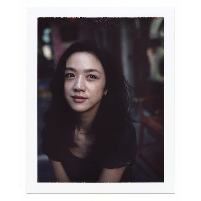 Brand perawatan kulit SK-II melakukan tantangan #BareSkinProject untuk kampanye terbarunya. Enam selebriti dunia pun ditantang untuk berani tampil tanpa makeup dan editing foto. Foto: Instagram