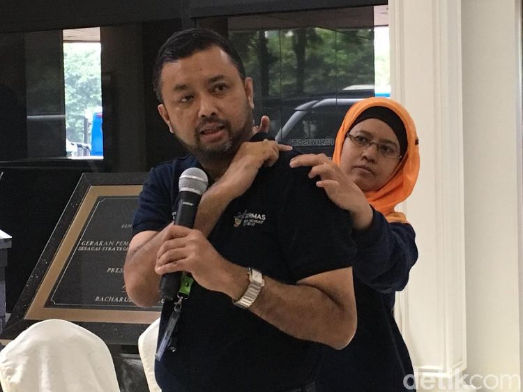 Foto: Pijat Area Ini untuk Atasi Mual dan Pusing Saat Mudik