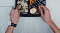 Kalau banyak orang melakukan diet untuk menurunkan berat badan, maka Intan Ayu diet untuk memperbaiki kesehatan kulitnya. Wah unik ya diet a la Intan ini. Foto: instagram @tanayudjanuismadi