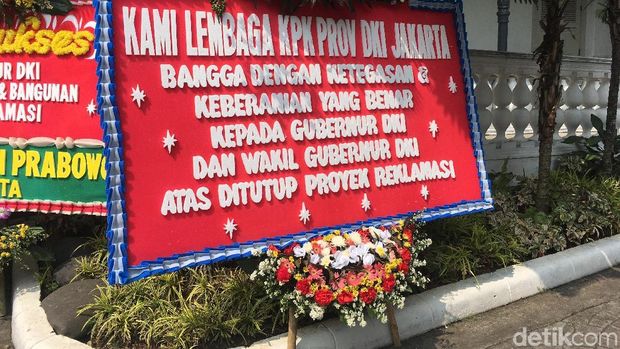 Anies Dapat Karangan Bunga Puji Penyegelan Pulau D Reklamasi