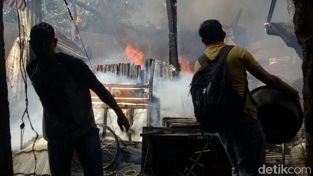  Kebakaran rumah kos di Makassar, Sabtu (9/6/2018)