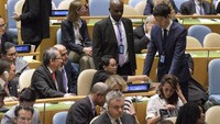 Saat Menlu Retno memberikan suaranya dalam voting di sidang umum PBB yang membahas mengenai DK PBB (Foto: Dok. UN Photo/Manuel Elias)