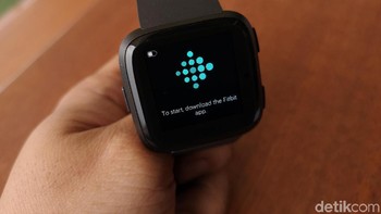 Fitbit sendiri bisa diparing, baik di Android maupun iOS. Tentunya Anda harus menginstal terlebih dahulu aplikasi Fitbit di ponsel. Foto: Muhammad Alif Goenawan/detikINET