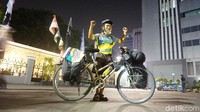 Sejak tahun 2017, pria yang akrab disapa Om John ini sudah mengarungi lebih. Dari 15 ribu kilometer dan 114 kabupaten di Indonesia. (Foto: AN Uyung Pramudiardja/detikHealth)