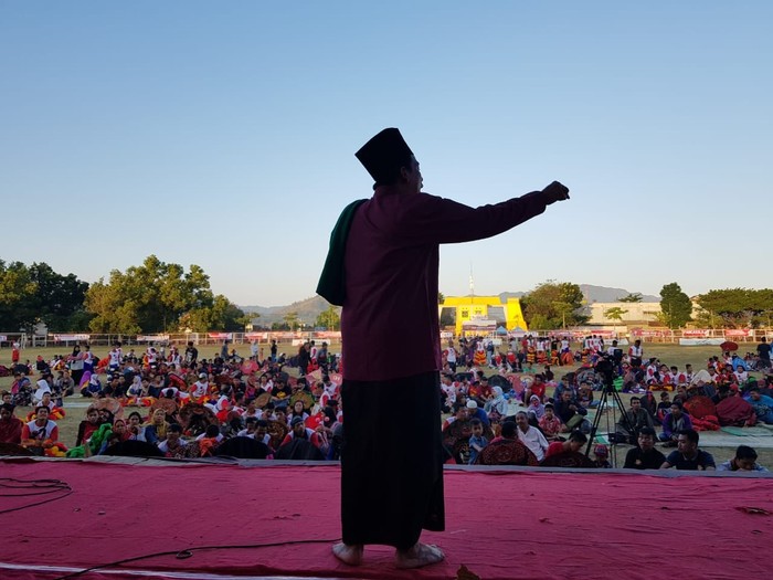 Ceramah agama Kiai Soim di Acara Rampak Barong